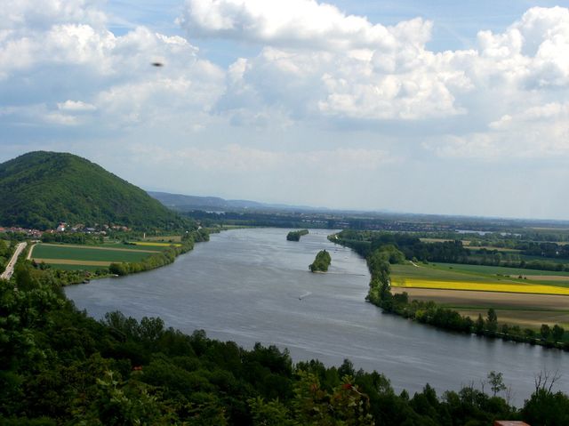Путешествие вниз по Дунаю (Венгрия)