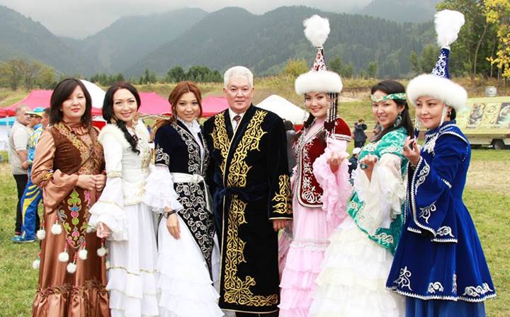 Разнообразие казахской национальной одежды
