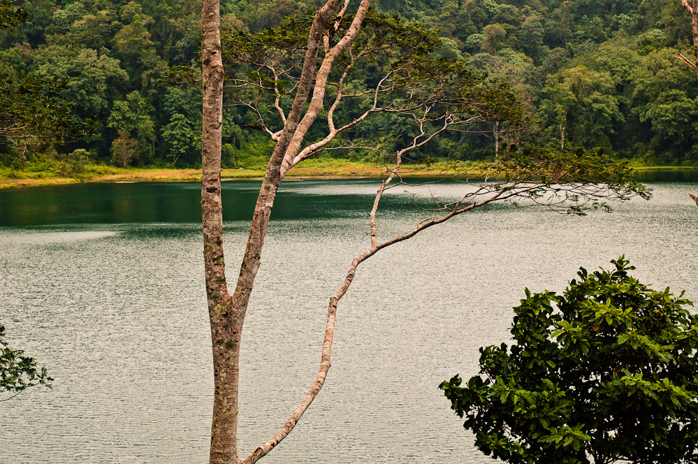 озеро индонезия
