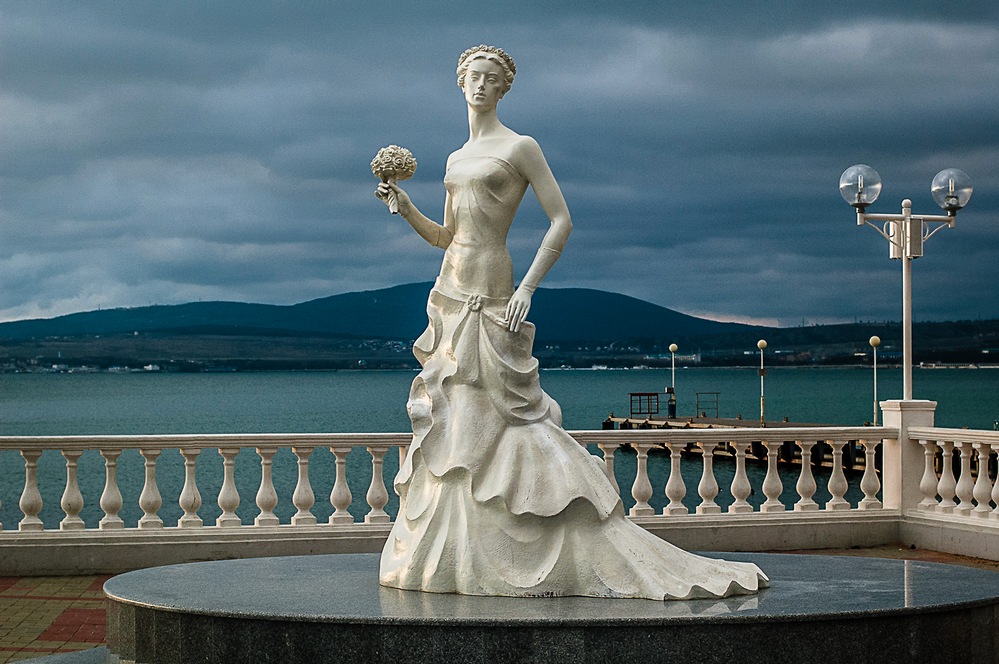 скульптура невеста геленджик