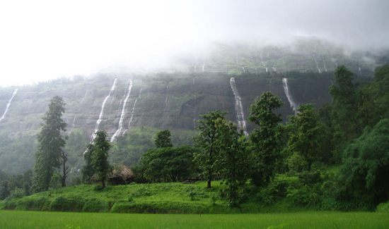 Дудсагар (Dudhsagar Falls)