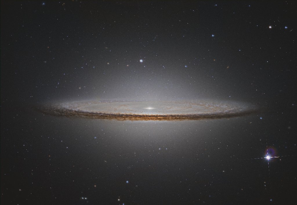 Фото вселенной: NGC 4594 