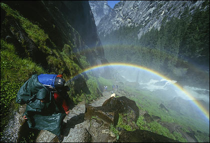 Картинки природы: Hiking Through a Rainbow